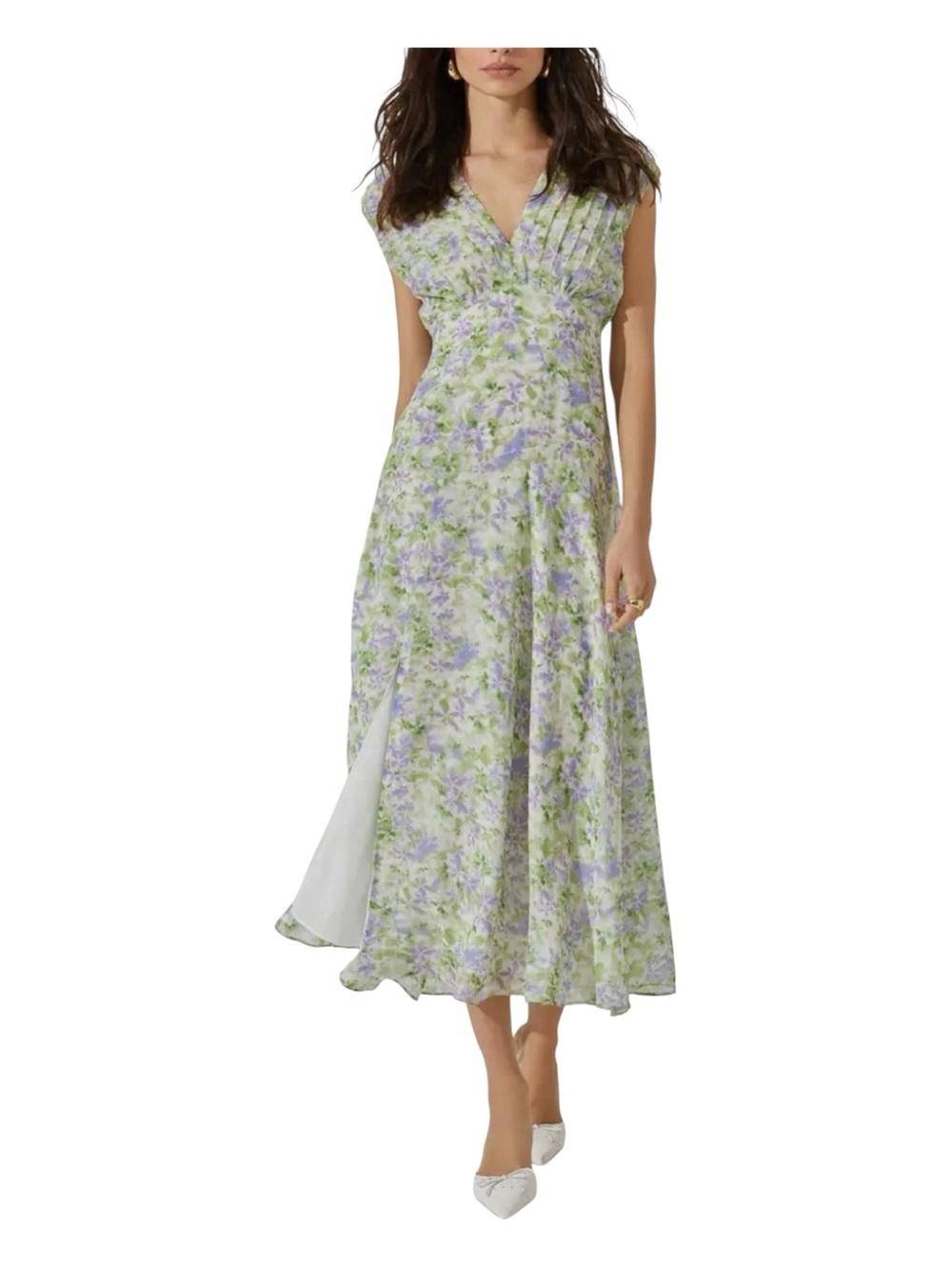 ASTR THE LABEL V-Neck Pleated Floral Midi Dress in Light Green and Lavender
